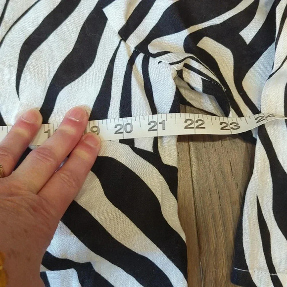 Linen Fashion Top - Picture 6 of 10